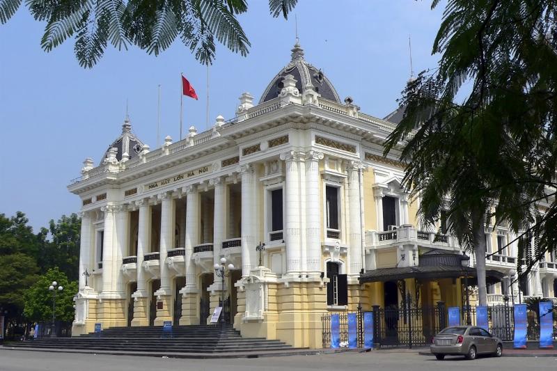 Mặt tiền Nhà hát Lớn Hà Nội, công trình kiến trúc Pháp nổi tiếng ở Việt Nam